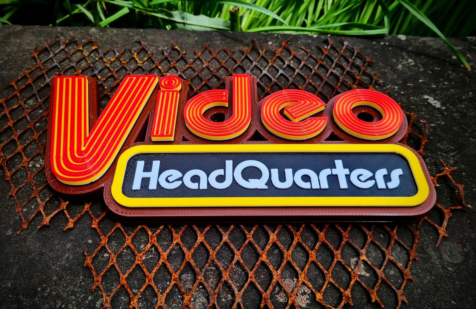 Video HeadQuarters retro 3D-printed sign